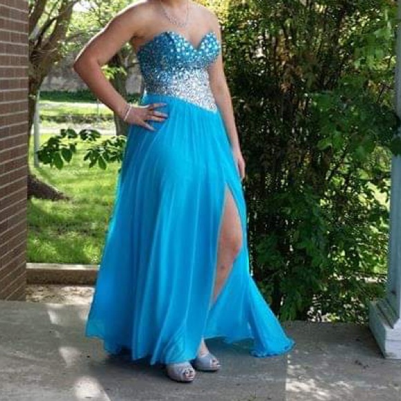 Glamour Dresses & Skirts - Prom Dress